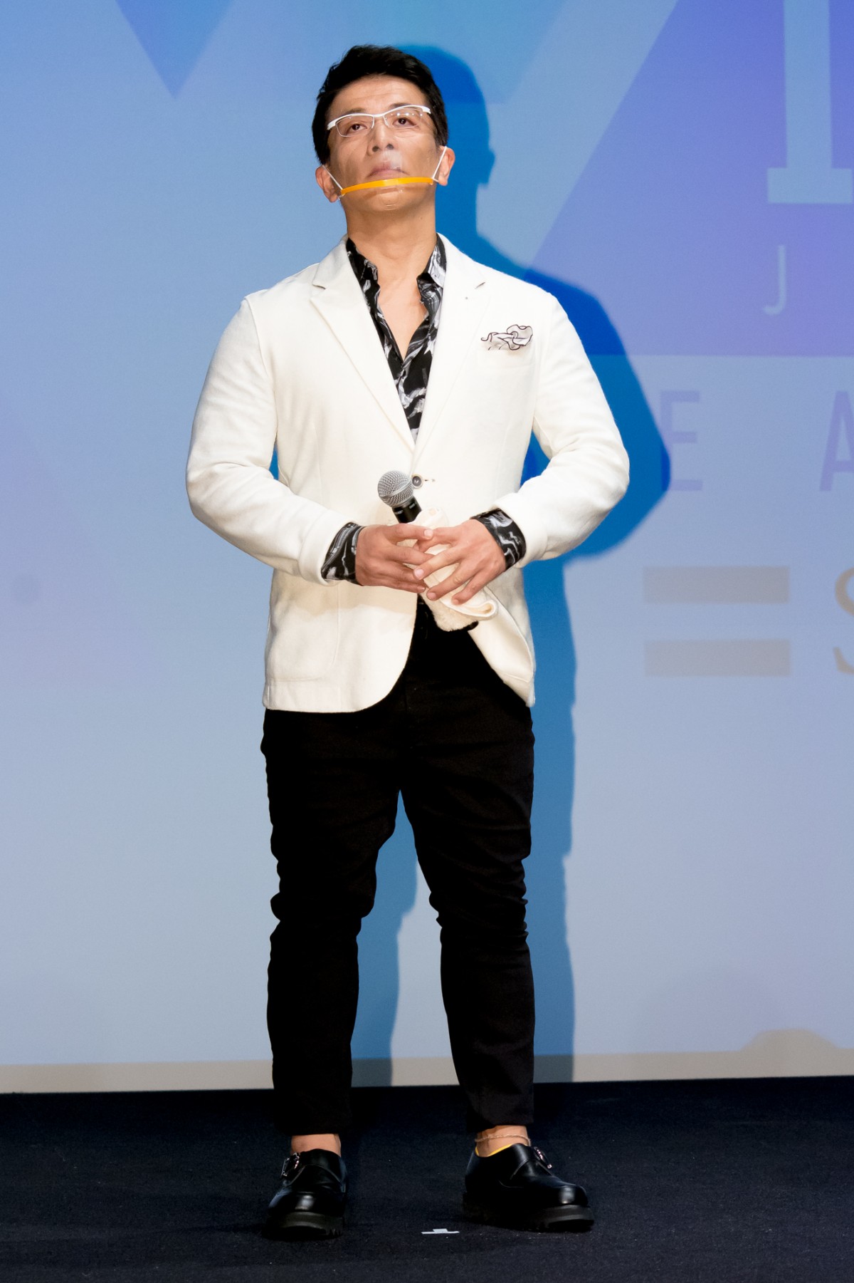岡村隆史、結婚発表後初の公の場　祝福にはにかみ「幸せです」