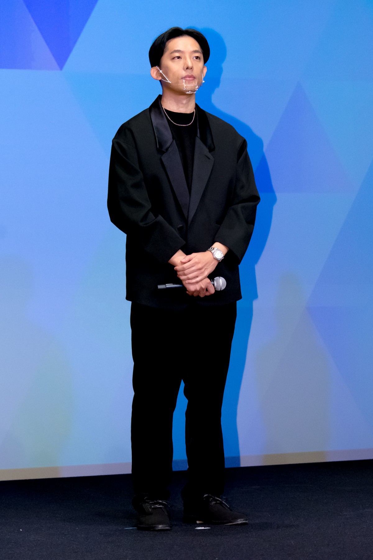 岡村隆史、結婚発表後初の公の場　祝福にはにかみ「幸せです」