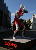 須賀川特撮アーカイブセンター開館式に登場した『シン・ウルトラマン』立像