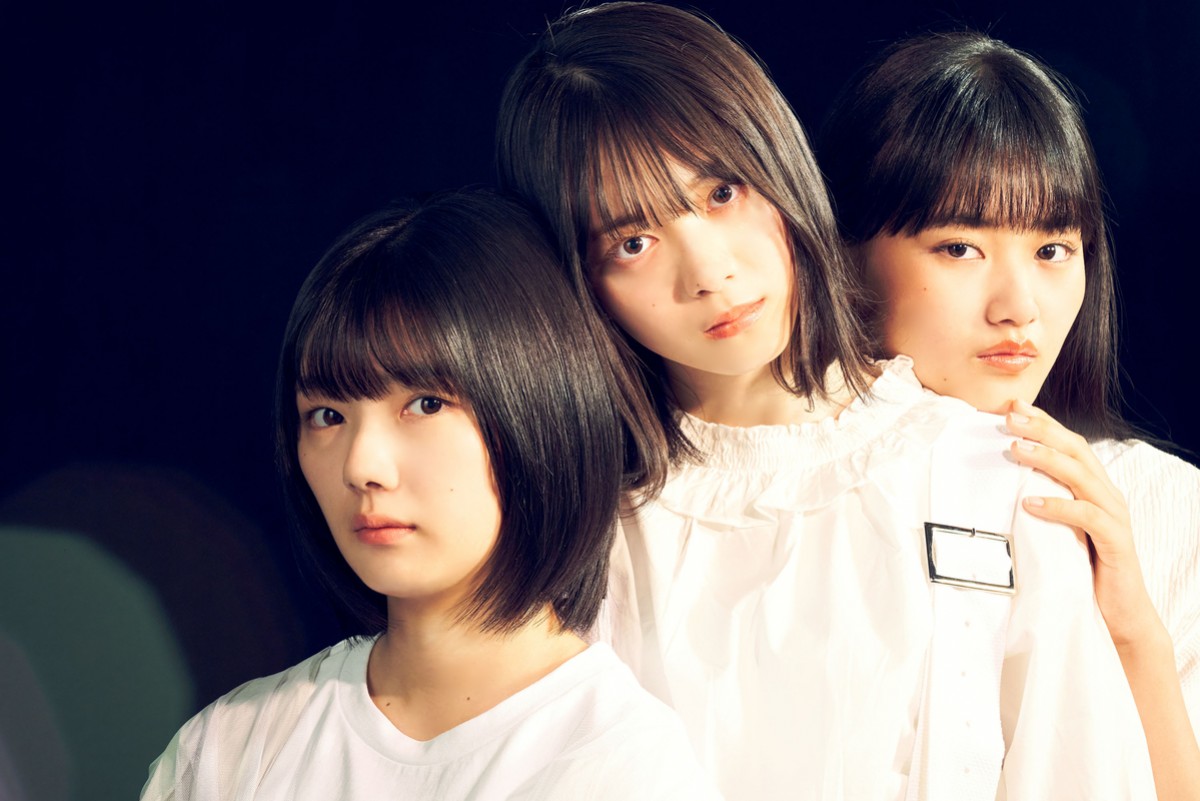 「B.L.T.1月号」の表紙を飾る櫻坂46の森田ひかる、藤吉夏鈴、山崎天