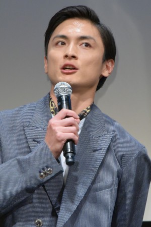 第33回東京国際映画祭 特別招待作品『あのこは貴族』舞台あいさつに登場した高良健吾