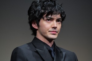 第33回東京国際映画祭 「TOKYOプレミア2020」部門『私をくいとめて』舞台あいさつに登場した林遣都