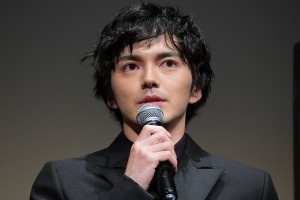 第33回東京国際映画祭 「TOKYOプレミア2020」部門『私をくいとめて』舞台あいさつに登場した林遣都