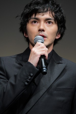 第33回東京国際映画祭 「TOKYOプレミア2020」部門『私をくいとめて』舞台あいさつに登場した林遣都