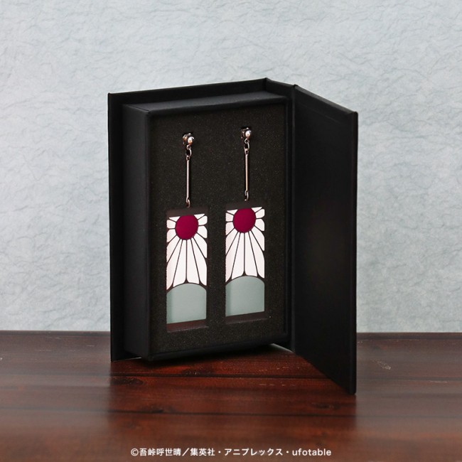 鬼滅の刃 炭治郎の耳飾り がピアスに 存在感の高いカラーリングが魅力 年11月10日 写真 アイテム クランクイン トレンド