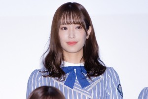 日向坂46ドキュメンタリー映画『3年目のデビュー』舞台あいさつに登場した佐々木久美