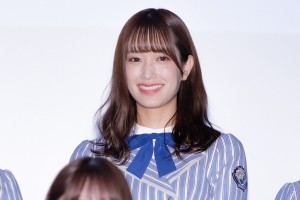 日向坂46ドキュメンタリー映画『3年目のデビュー』舞台あいさつに登場した佐々木久美