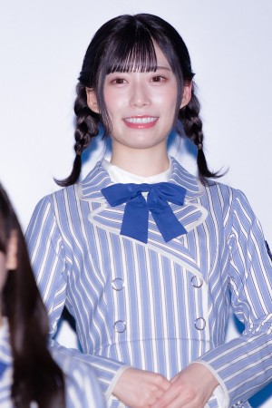 日向坂46ドキュメンタリー映画『3年目のデビュー』舞台あいさつに登場した東村芽依