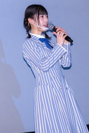 日向坂46ドキュメンタリー映画『3年目のデビュー』舞台あいさつに登場した東村芽依