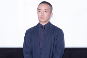 映画『おらおらでひとりいぐも』初日舞台あいさつに登場した濱田岳