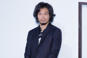 映画『おらおらでひとりいぐも』初日舞台あいさつに登場した青木崇高