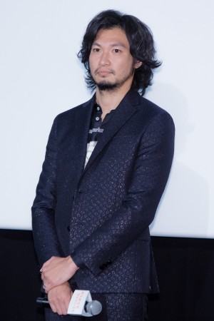 映画『おらおらでひとりいぐも』初日舞台あいさつに登場した青木崇高