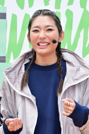 「トークライブ＆バレトンレッスン」に登場した初代“バチェロレッテ”福田萌子