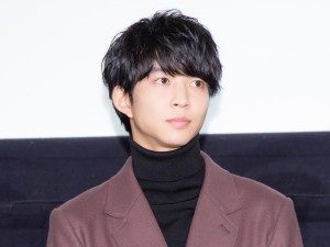 映画『ジオラマボーイ・パノラマガール』公開記念舞台あいさつに登場した鈴木仁