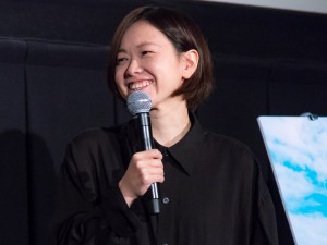 映画『ジオラマボーイ・パノラマガール』公開記念舞台あいさつに登場した瀬田なつき監督