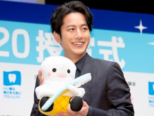 「ベストスマイル・オブ・ザ・イヤー2020」授賞式に登場した溝端淳平