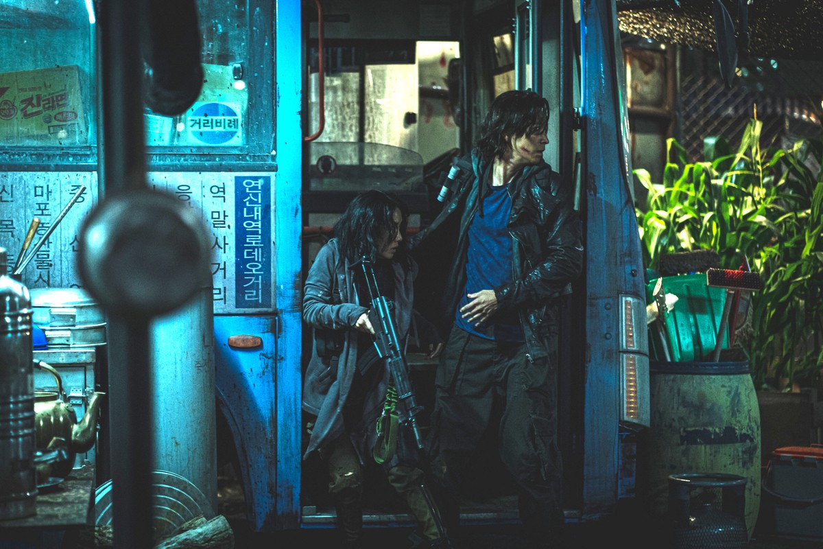『新感染半島 ファイナル・ステージ』荒廃した半島＆感染者たちを写す場面写真11点解禁