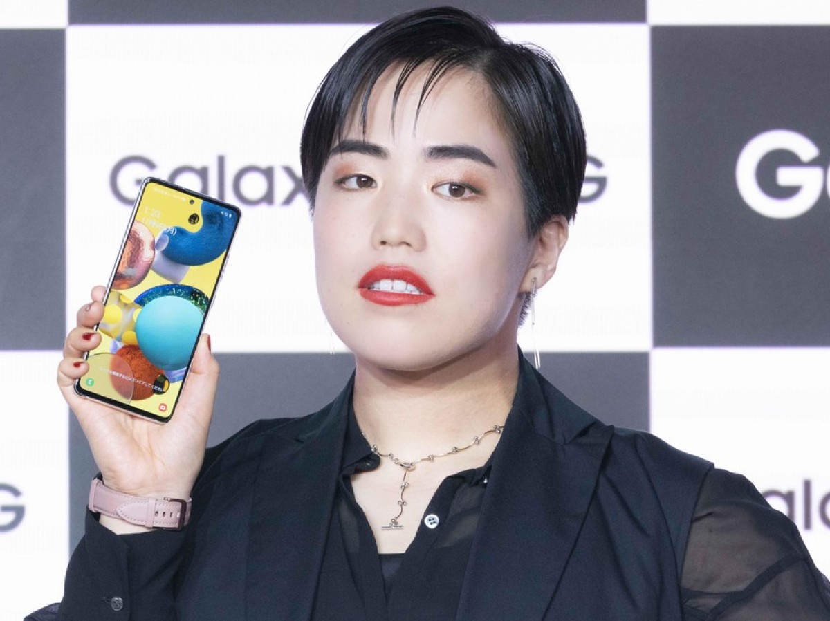 「Galaxy A51 5G」メディア向け記者発表会に登場したゆりやんレトリィバァ