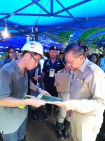 タイの洞窟遭難事故での実際の救出現場の様子