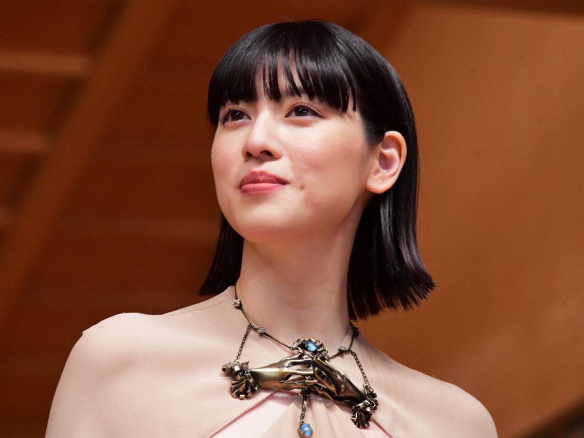 三吉彩花、“フワちゃん”風に大変身 「かわいすぎ」絶賛の声