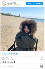 石田ゆり子、寒空の下もふもふフードにくるまりニッコリ　※「石田ゆり子」インスタグラム