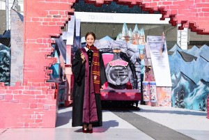 ＜ハリー・ポッター 魔法ワールドのクリスマス at LAZONA＞オープニングイベントに登場した堀田茜