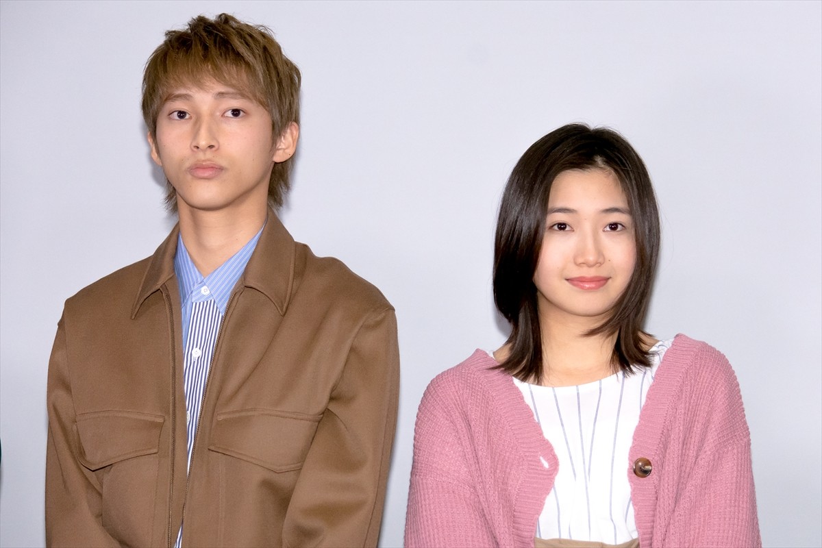 YOASOBI・ikura、親友・小野莉奈の“仕事の顔”を見て感動「うるうるしてました」