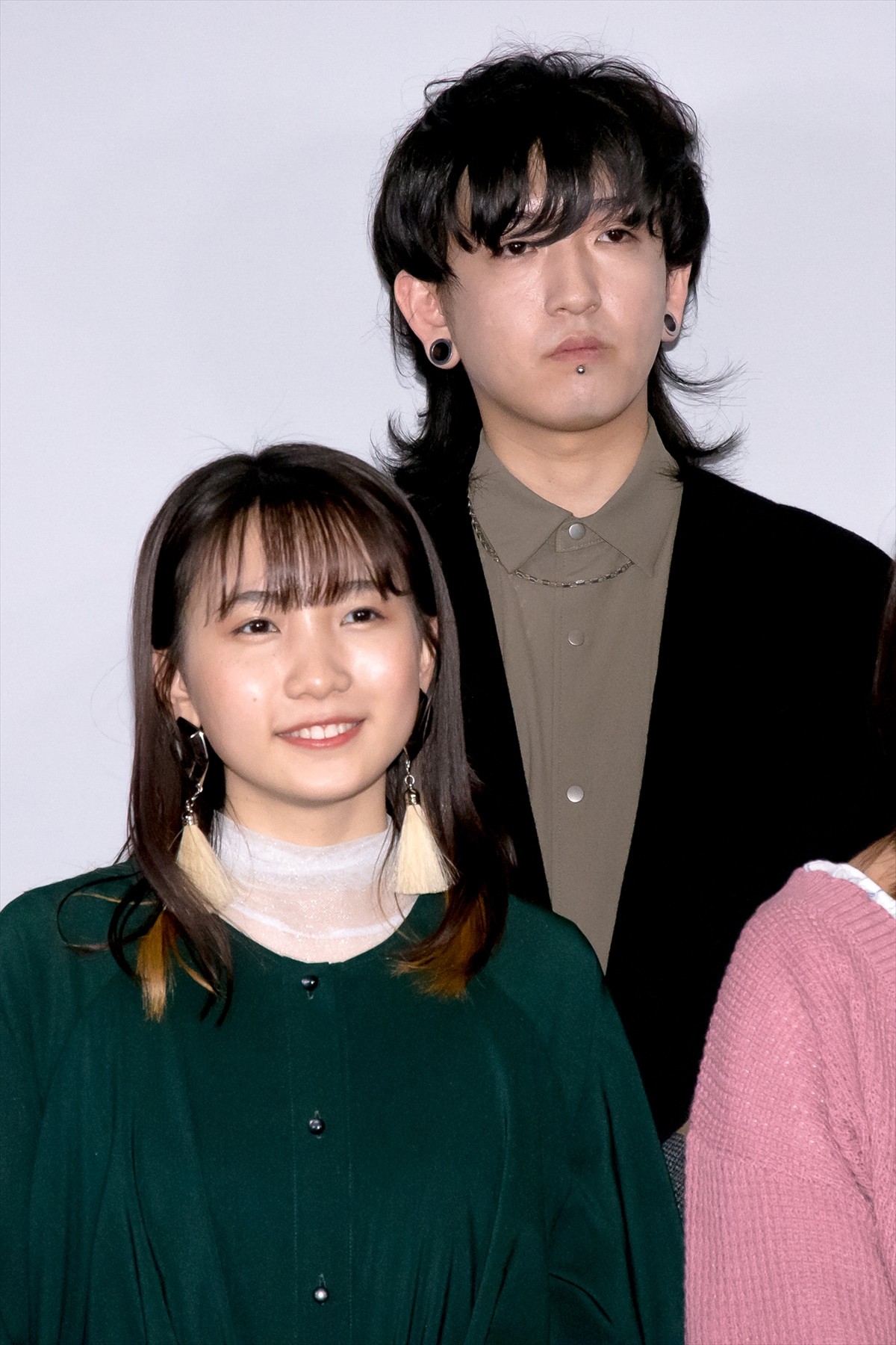 YOASOBI・ikura、親友・小野莉奈の“仕事の顔”を見て感動「うるうるしてました」
