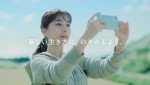 OCN モバイル ONEの新WEB CM「新しい生き方に、のりかえよう。高原」篇に出演する田中みな実