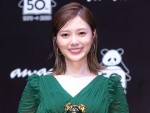 【写真】美容家・神崎恵、イエローの豪華ドレスで授賞式に出席