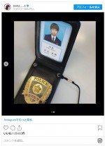 上白石萌歌、ショートカットで写る“警察手帳” ※「上白石萌歌」インスタグラム