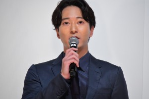 映画『滑走路』初日舞台あいさつに登場した浅香航大
