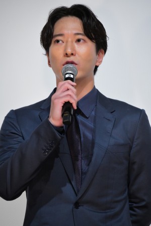 映画『滑走路』初日舞台あいさつに登場した浅香航大