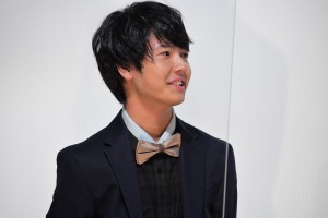 映画『滑走路』初日舞台あいさつに登場した寄川歌太