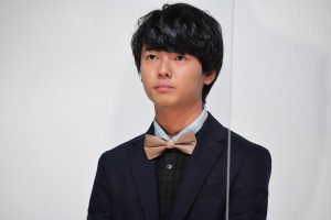 映画『滑走路』初日舞台あいさつに登場した寄川歌太