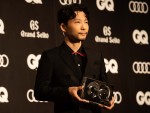 星野源、「GQ MEN OF THE YEAR 2020」授賞式に登場