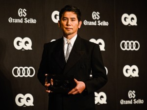 本木雅弘、「GQ MEN OF THE YEAR 2020」授賞式に登場
