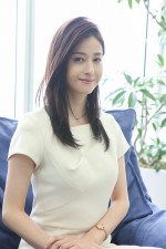 ドラマイズム『年の差婚』西村美雪役の松本若菜