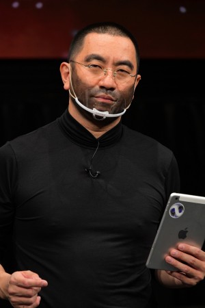 「R‐1グランプリ2021」やります会見に登場したレイザーラモンRG