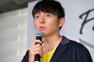 「FACT FASHION in collaboration with VOGUE CHANGE」で司会を務めたハリー杉山