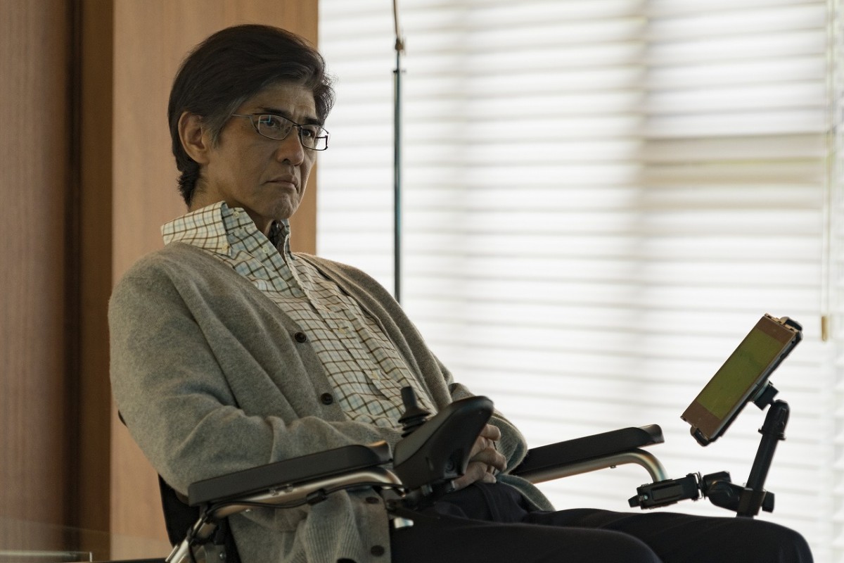 藤原竜也×竹内涼真『太陽は動かない』、ブルガリアロケで壮絶アクション＆車爆破！ 本編冒頭7分公開