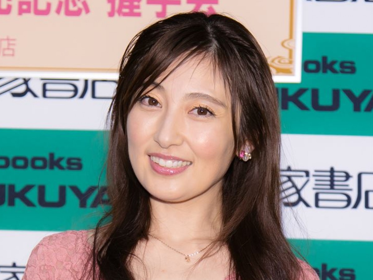 熊田曜子、18年前“バドガール”衣装でプリクラ　懐かしショットに反響