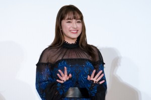 平祐奈、映画『10万分の1』初日舞台あいさつに登壇