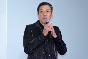 奥田瑛二、映画『10万分の1』初日舞台あいさつに登壇