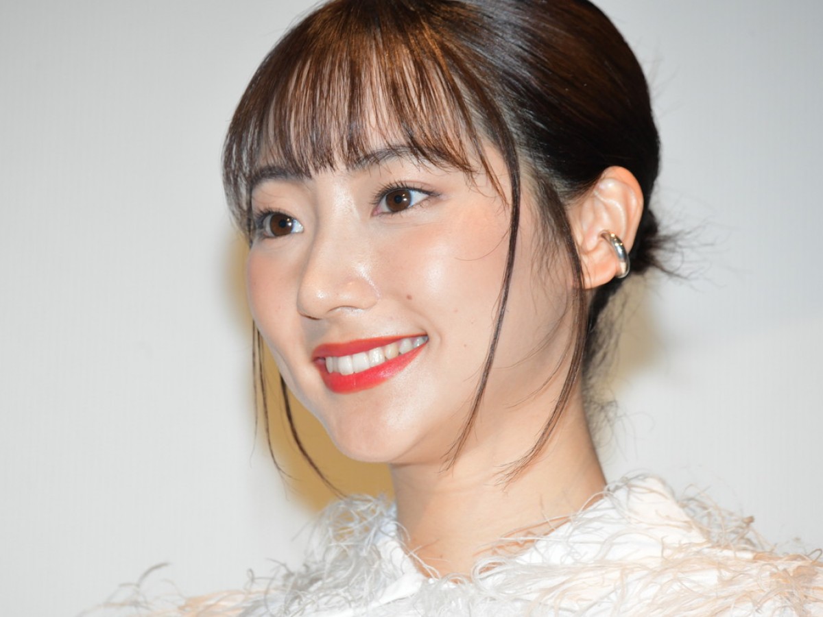 武田玲奈、誰とも会わずに撮影した主演作『真･鮫島事件』に自信 「新しいタイプのホラー」
