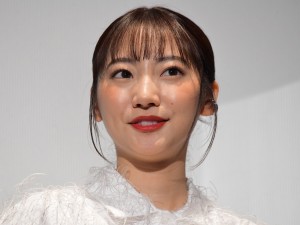 映画『真･鮫島事件』初日舞台あいさつに登場した武田玲奈