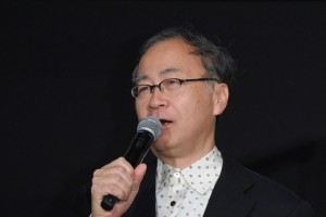 映画『ガメラ 大怪獣空中決戦』ドルビーシネマ上映 初日舞台あいさつに登場した金子修介監督