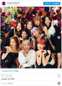 蜷川実花、NiziUの8人と記念写真　※「蜷川実花」インスタグラム