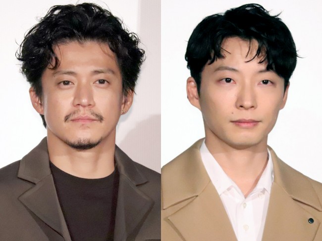 (左から)小栗旬、星野源