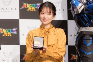 重盛さと美、「高級シャンパン“ANGEL CHAMPAGNE”ARアプリ」誕生記念記者発表会に登場